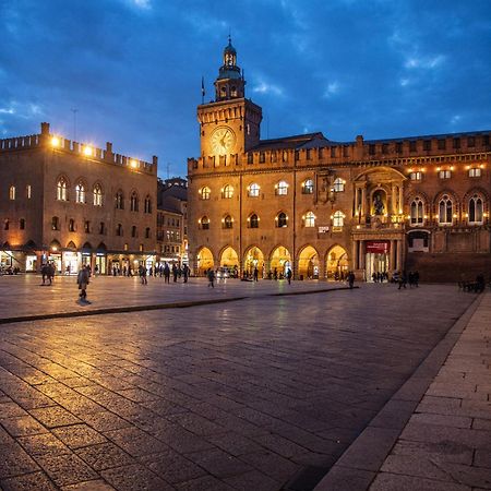 Urbanicooh Garisenda - Piazza Maggiore View Μπολόνια Εξωτερικό φωτογραφία