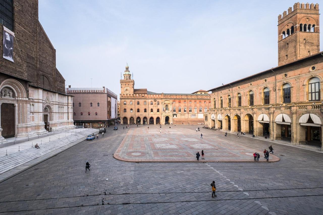 Urbanicooh Garisenda - Piazza Maggiore View Μπολόνια Εξωτερικό φωτογραφία